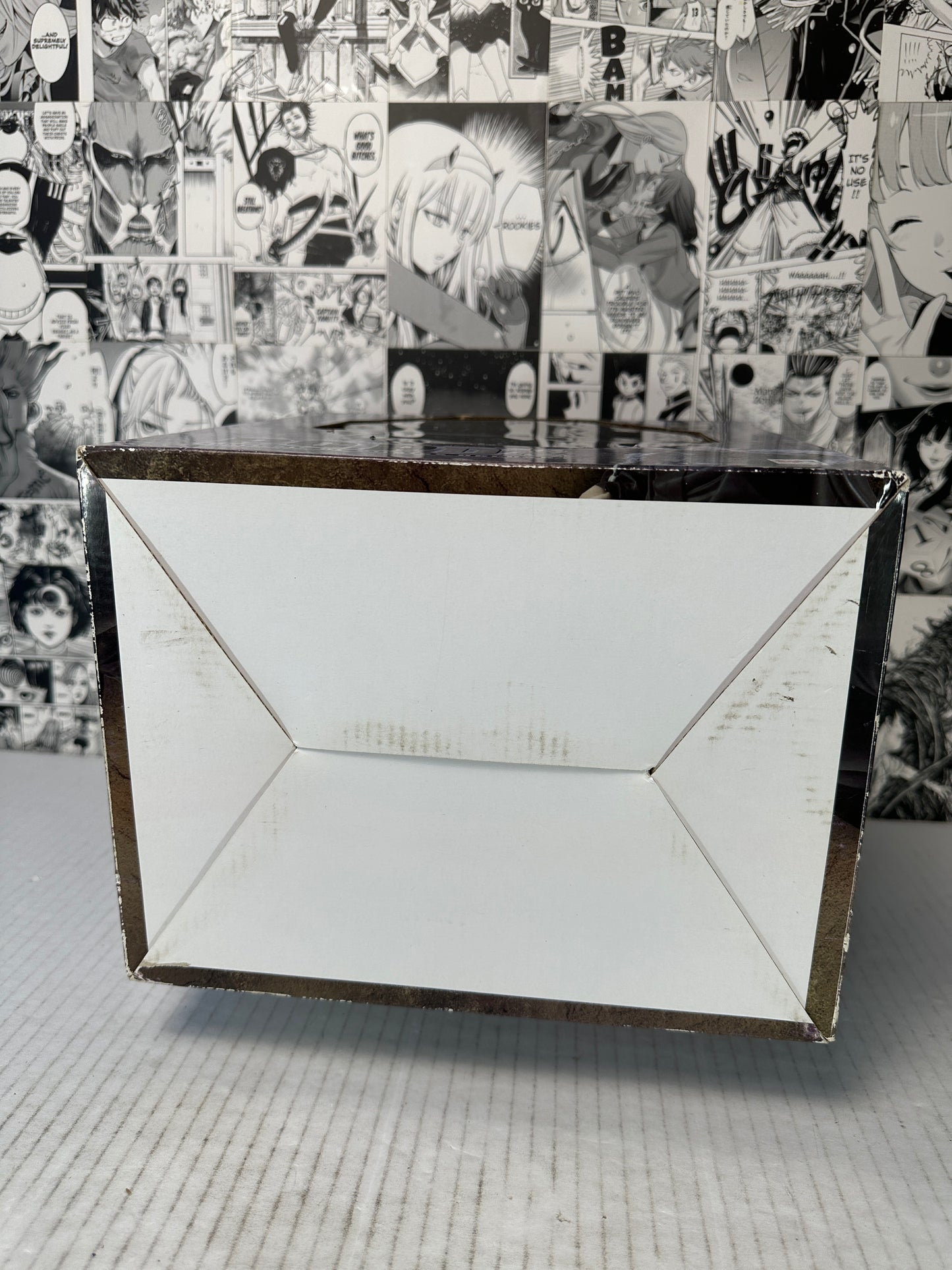 One piece - Crocodile P.O.P DX Portrait of Pirates (box has signs of wear)