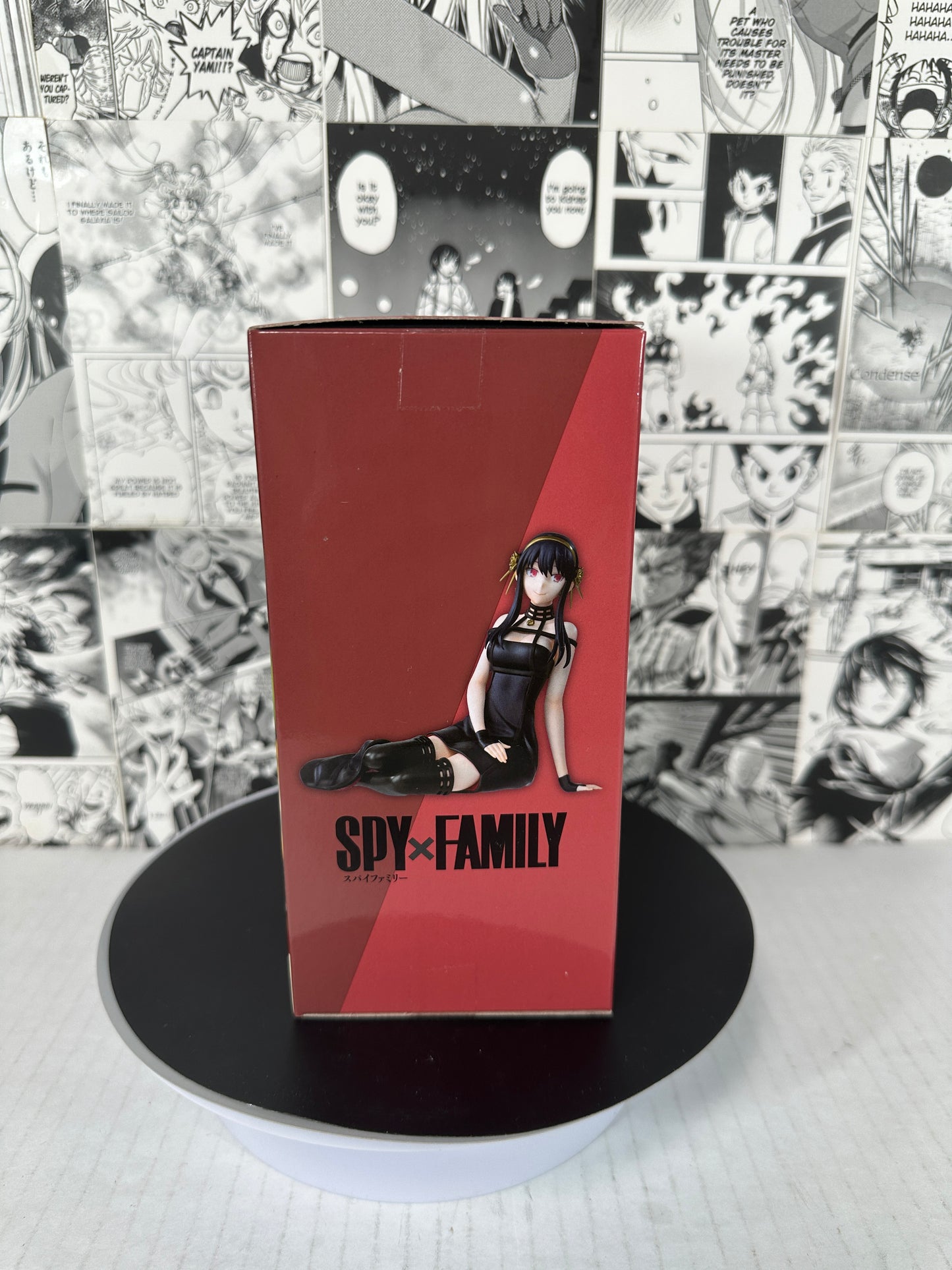 Spy X Family - Yor Forger perching figure (Open Box)