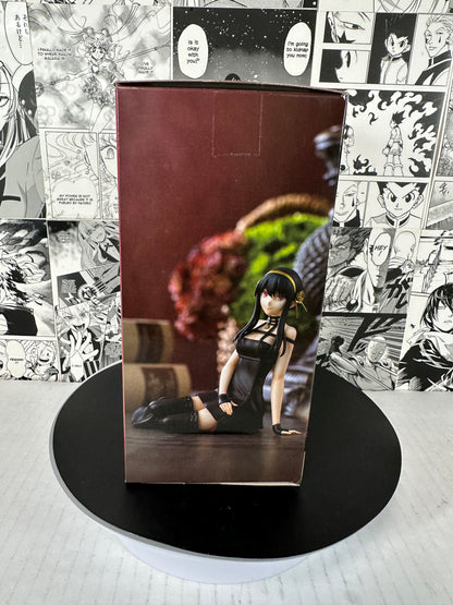 Spy X Family - Yor Forger perching figure (Open Box)